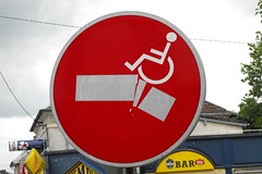 Pour La Gare SNCF de Gisors : SNCF = SCNF = Sans Chaise Ni Fauteuil ?